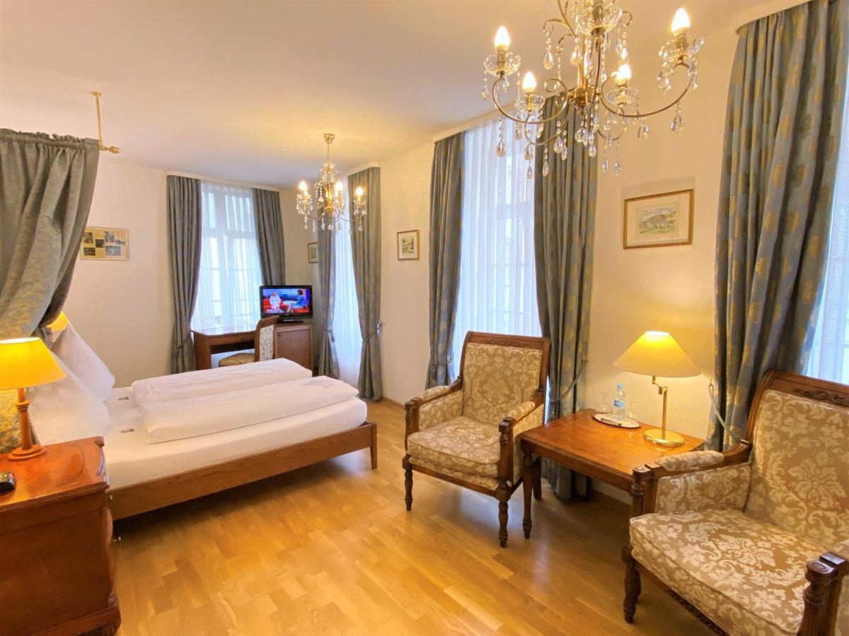 Rathausglockel 4*