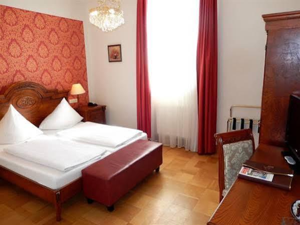 Rathausglockel Hotel